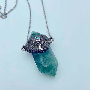Large crystal pendant
